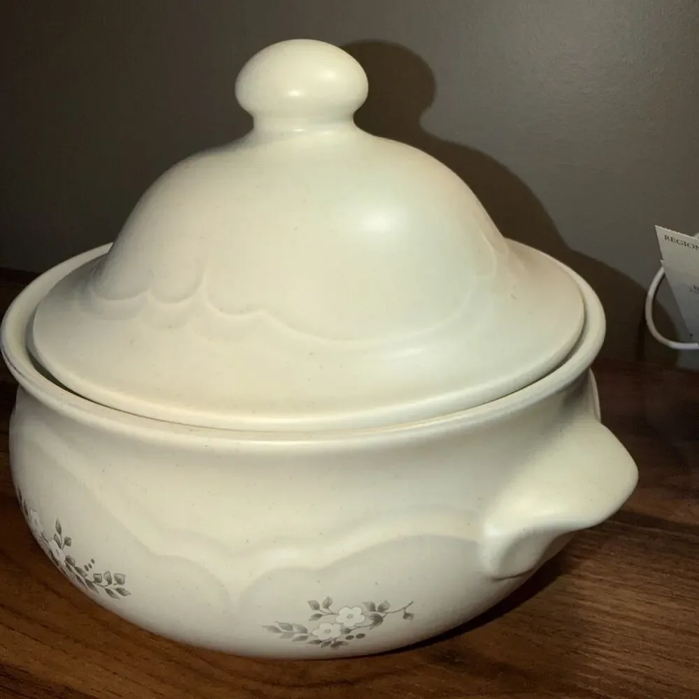 Pfaltzgraff HEIRLOOM 2 Qt Covered Casserole Dish & Lid